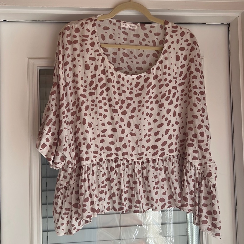 Vestique boutique top! Size Large